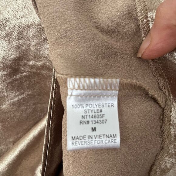 Lumiere gold toned thin straps blouse, great condition, size Medium - Picture 4 of 7